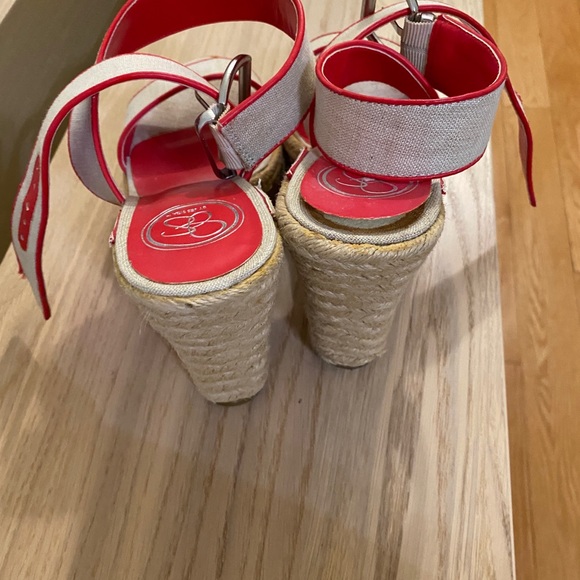 Jessica Simpson Wedge - Size 6 - Picture 4 of 10